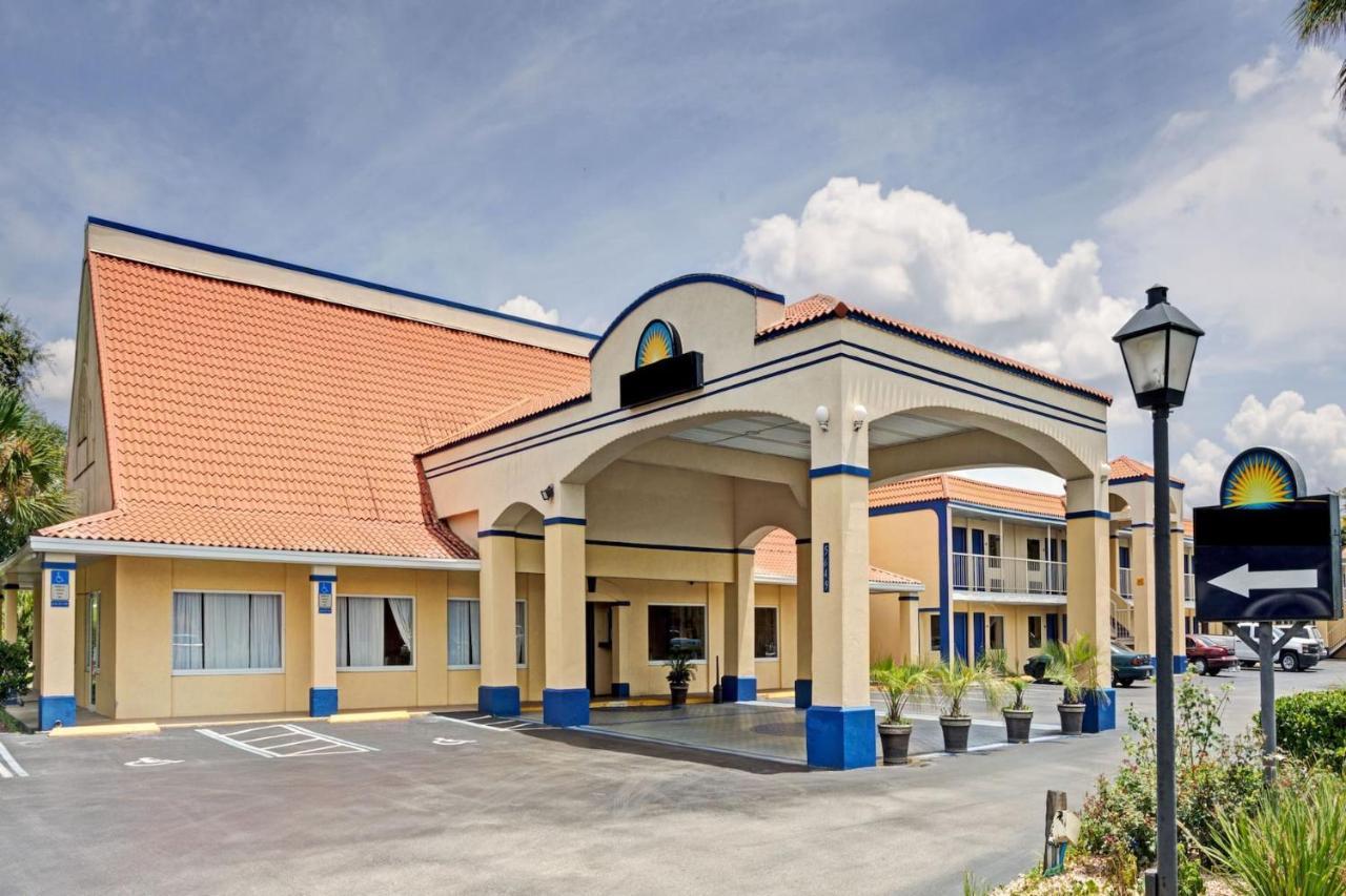 Zen Living Suites Extended Stay - Jacksonville - University Blvd Kültér fotó